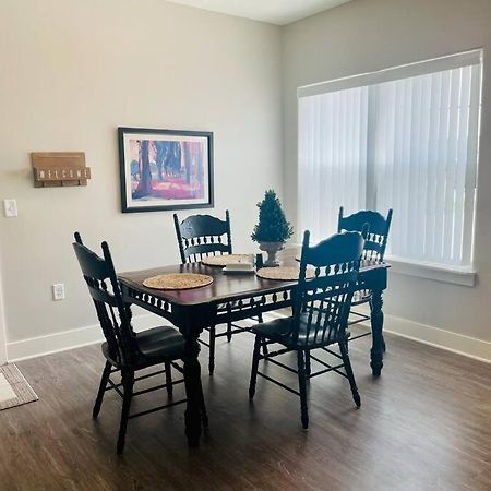 Main Floor 2 Bedroom Condo In Bettendorf Εξωτερικό φωτογραφία