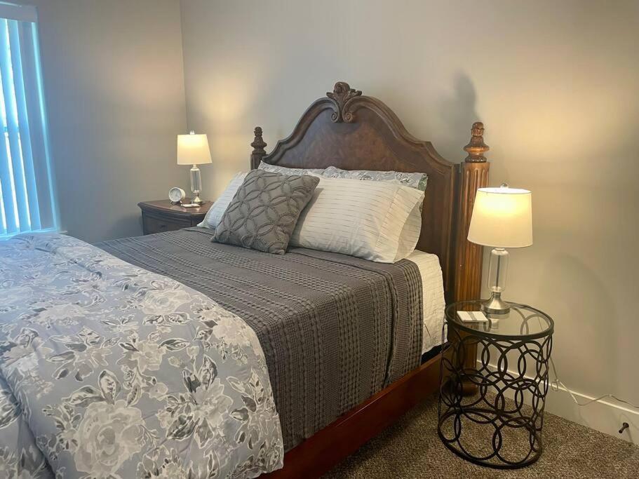 Main Floor 2 Bedroom Condo In Bettendorf Εξωτερικό φωτογραφία