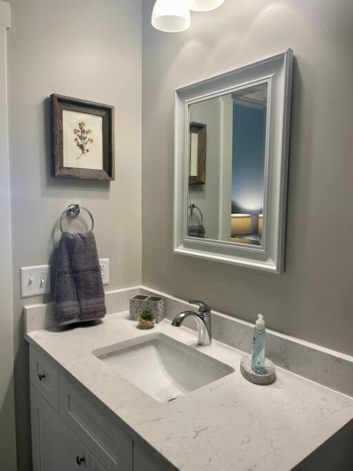Main Floor 2 Bedroom Condo In Bettendorf Εξωτερικό φωτογραφία