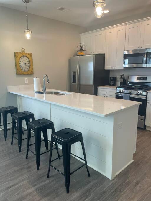 Main Floor 2 Bedroom Condo In Bettendorf Εξωτερικό φωτογραφία