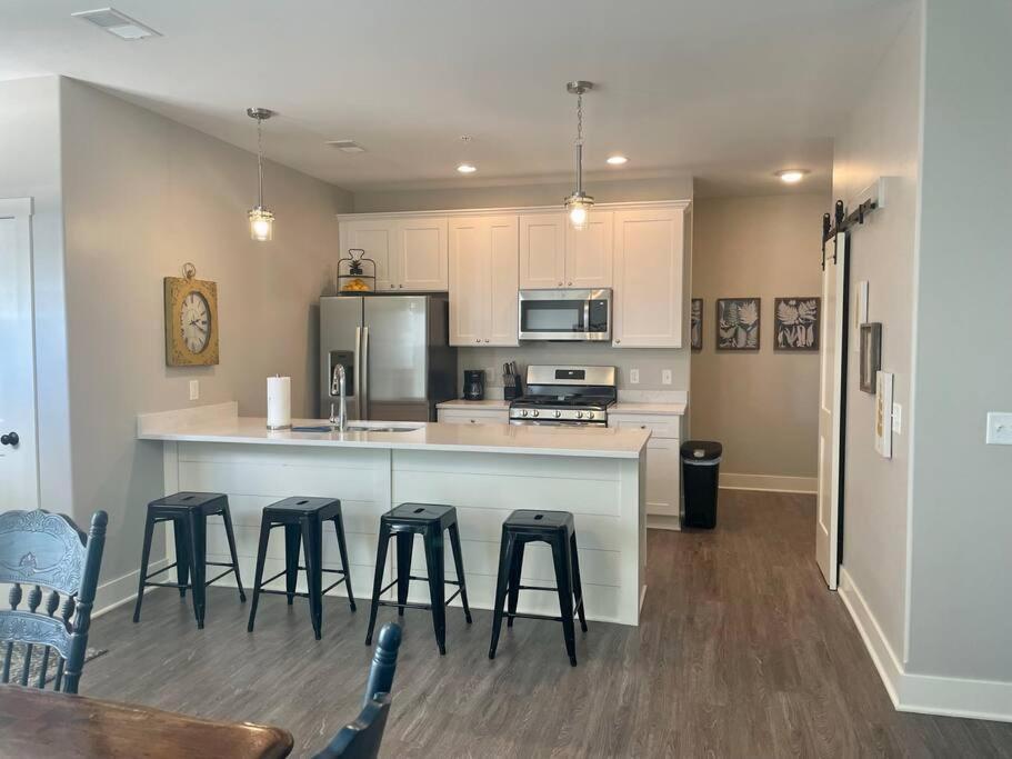 Main Floor 2 Bedroom Condo In Bettendorf Εξωτερικό φωτογραφία