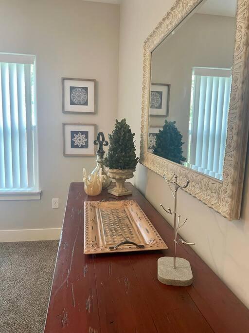 Main Floor 2 Bedroom Condo In Bettendorf Εξωτερικό φωτογραφία