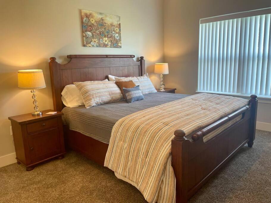 Main Floor 2 Bedroom Condo In Bettendorf Εξωτερικό φωτογραφία